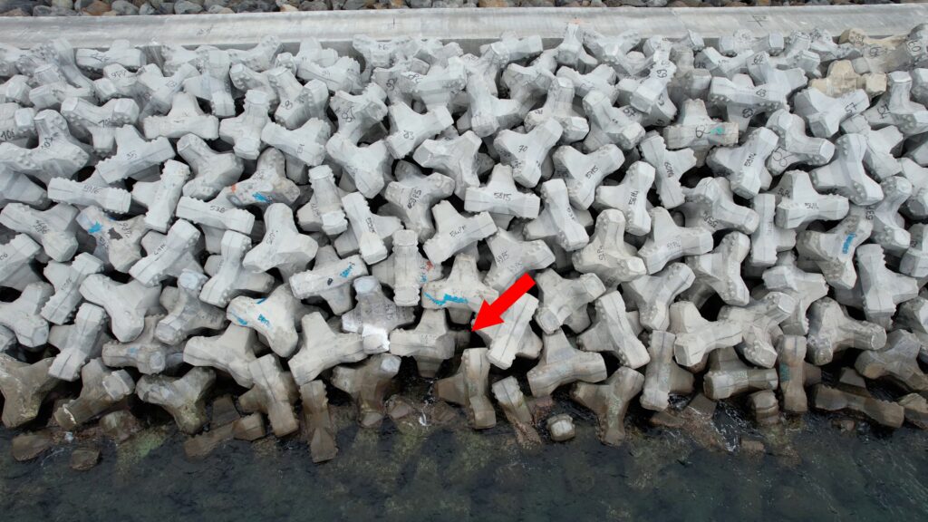 Bloc cassé observé sur la carapace, correspondant à un risque 1 précédemment identifié