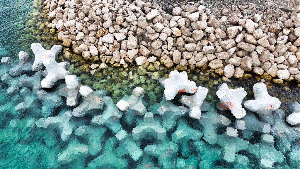 Drone monitoring of ACCROPODE™II unit placement by CLAS inspectors in Bastia, France