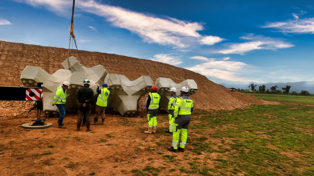 Formation pour la pose de bloc de carapace de digue à forte imbrication pour la digue du dragon a bastia