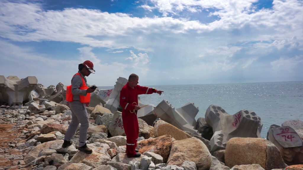 CLAS identifying an ACCROPODE™II unit to be repositioned before upper layer placement in Kuantan, Malaysia