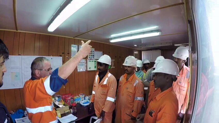 CLAS formant le personnel koweïtien et indien sur le chantier d’Al-Zour