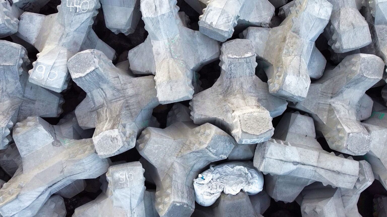 Big bag comblant une cavité et stabilisant la zone