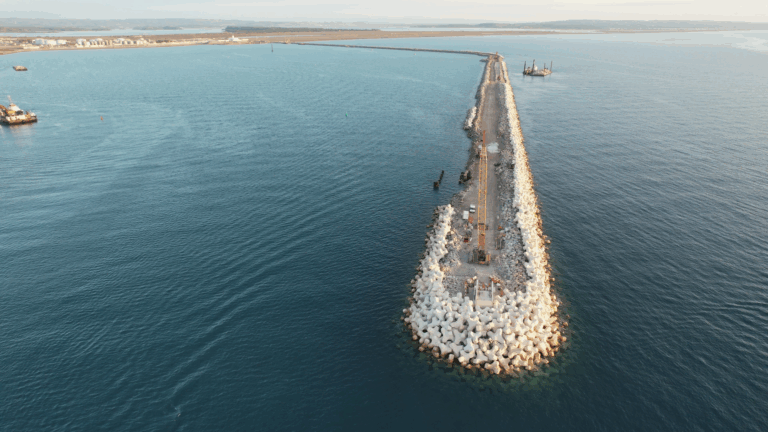 Digue de Port-la-Nouvelle réalisée avec supervision CLAS