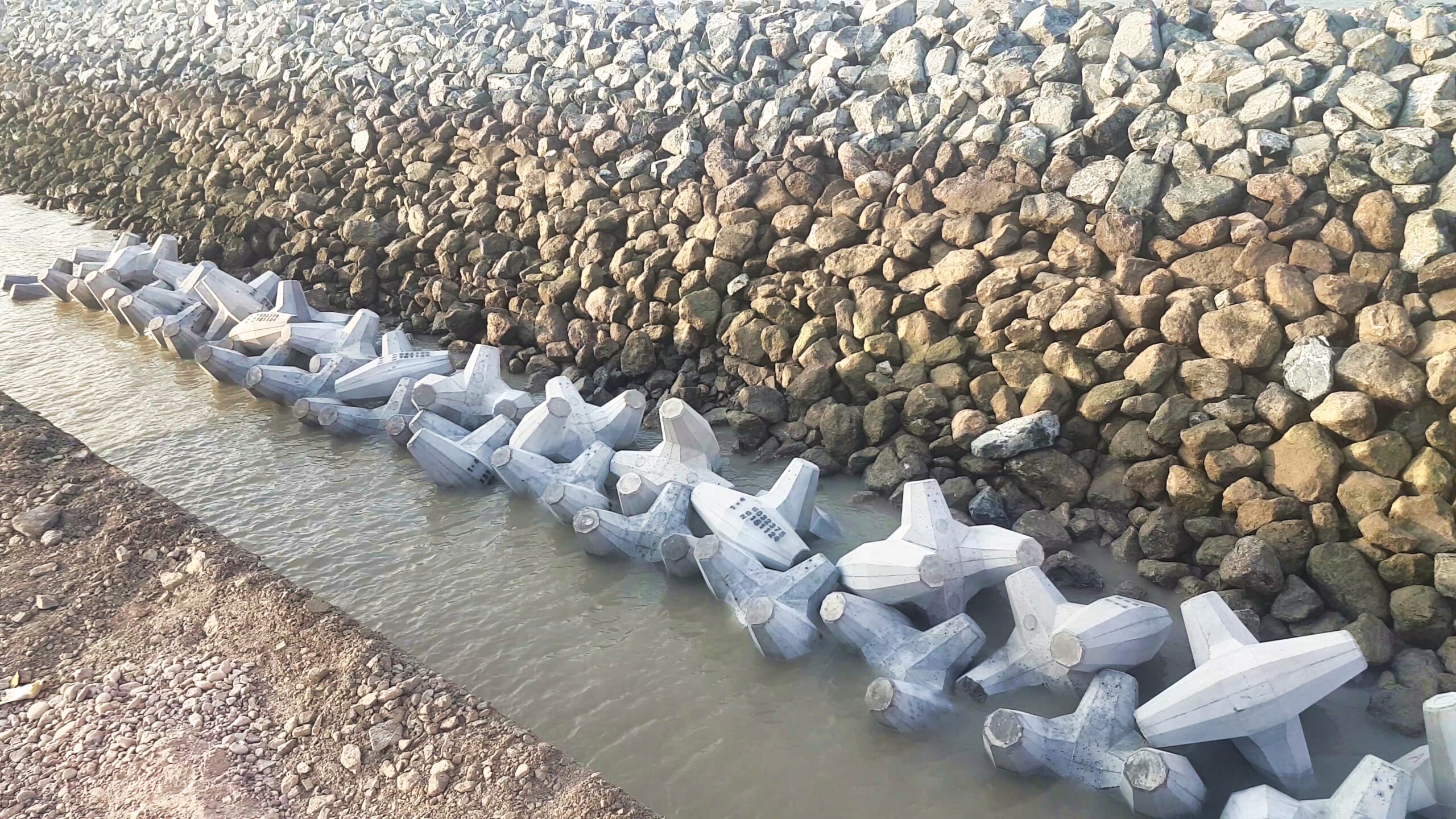 Progress of construction on the Al Faw breakwater in Iraq