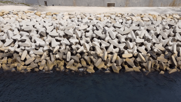 Vue drone de la carapace du Cap Sicié expertisée par les inspecteurs CLAS