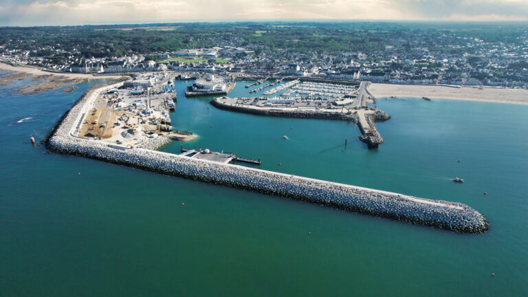 Vue drone de la digue de La Turballe inspectée et documentée par CLAS