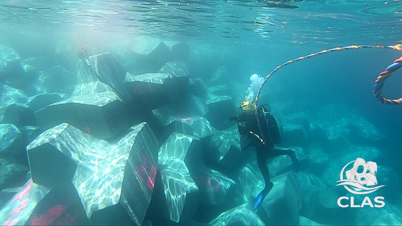 Plongeurs CLAS vérifiant sous l’eau les blocs BS1 posés par l’équipe NATALI à L’Île-Rousse