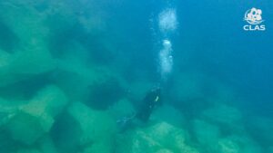 Plongeur CLAS filmant la carapace ACCROPODE™II à Bastia en vue de sa certification