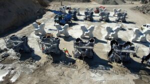 Vue de la zone de fabrication des blocs BS2 destinés à la digue d’Argelès